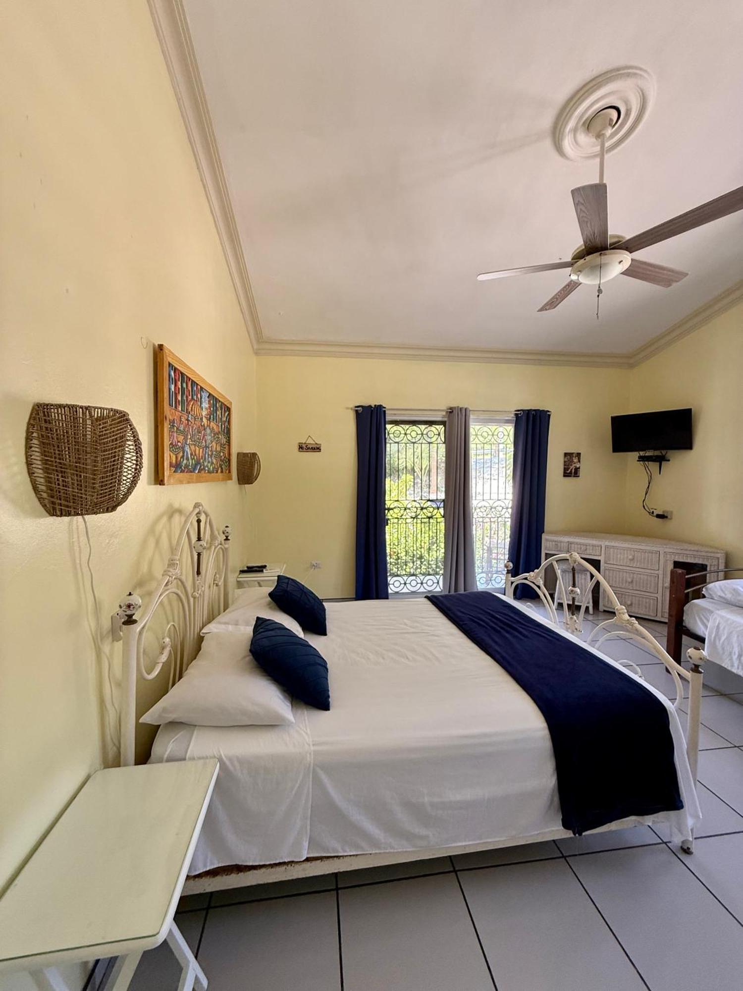 Hotel Al Mare Barahona Ngoại thất bức ảnh